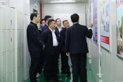 宜春市电子信息产业链招商小分队莅临哈尔滨吕新文化艺术展览有限公司参观调研